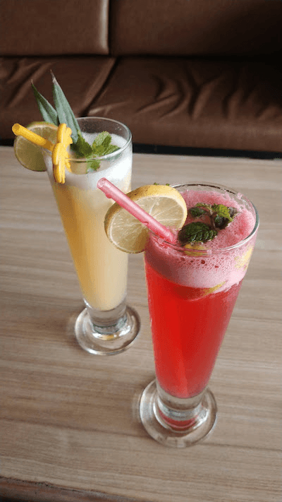 AmPm Cafe and Bar image 4