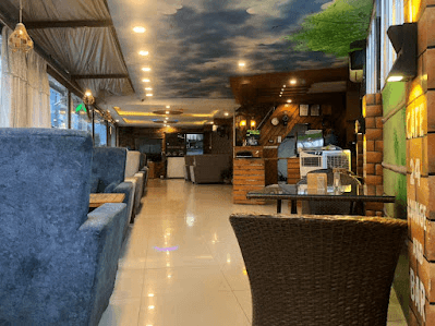 Cafe 24 Lounge and Bar image 2