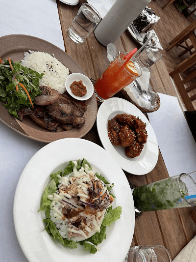 Salon de Kathmandu Cafe & Bistro image 2