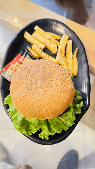 The Burger House & Crunchy Fried Chicken, Sitapaila image 3