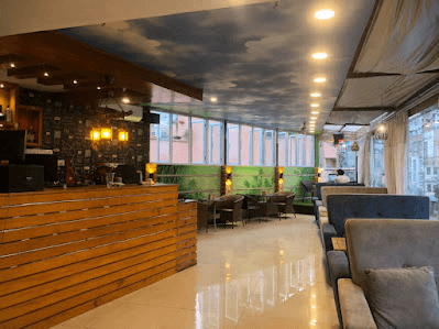 Cafe 24 Lounge and Bar image 1