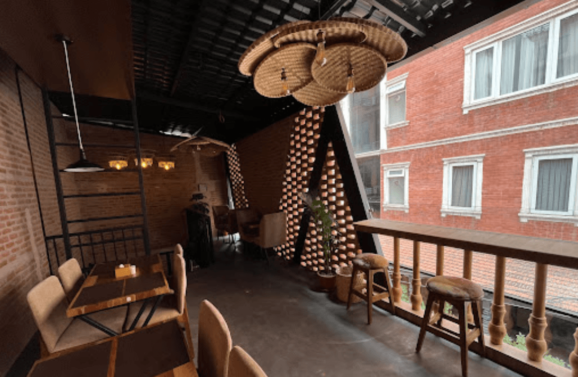 Graveaty Restaurant and Bar image 2