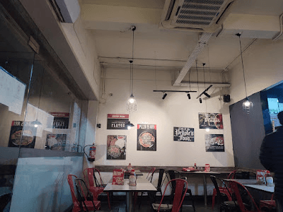 Pizza Hut Thimi image 2